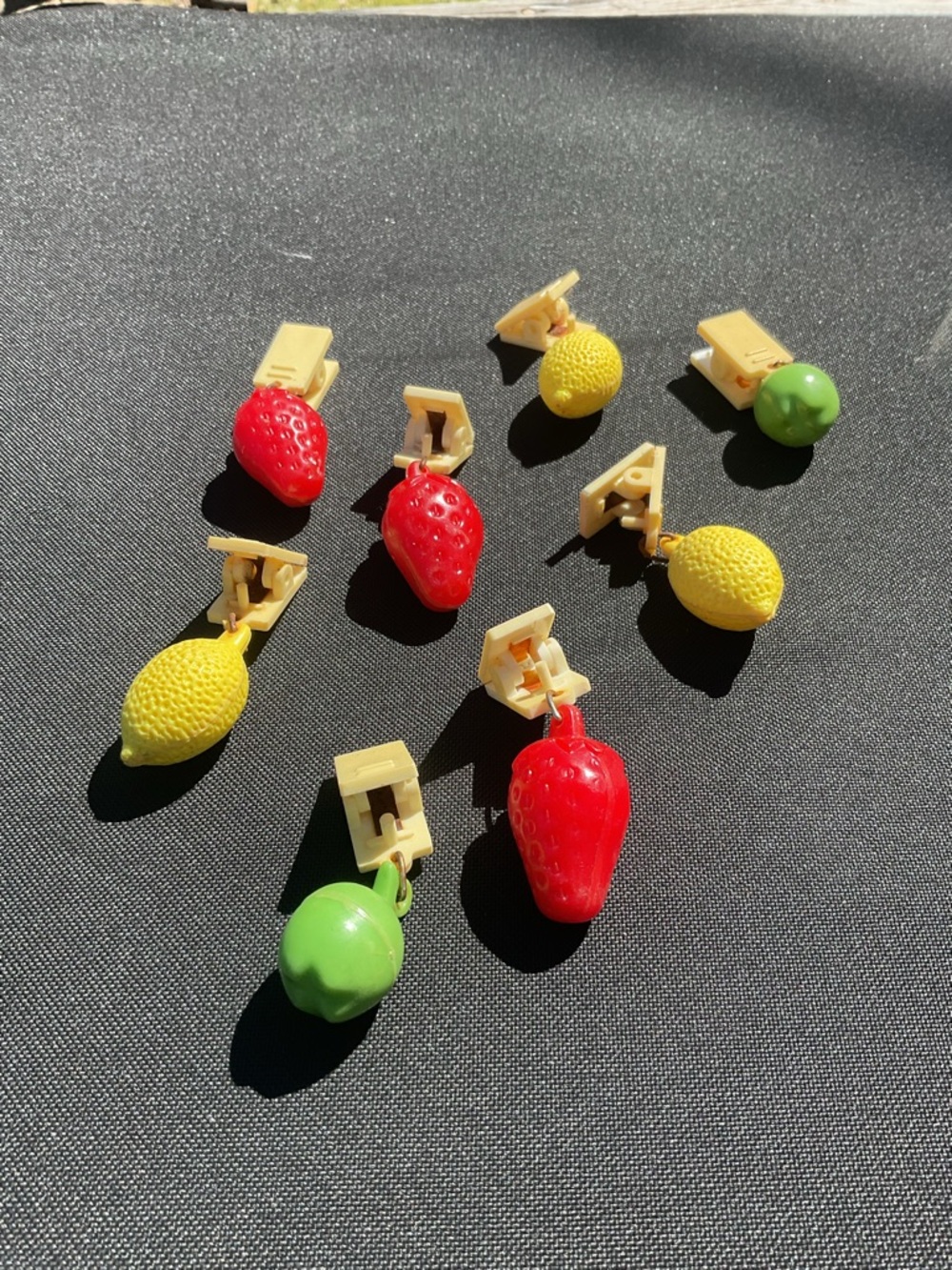 Vintage weighted picnic table cloth fruit clips 8